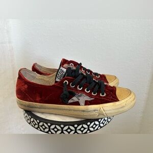 Golden Goose Sneaker, red velvet, size 39